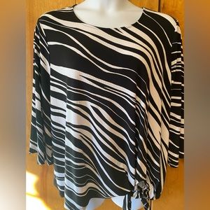 Ruby Rd. Woman's Plus Size 2X Black and White Top